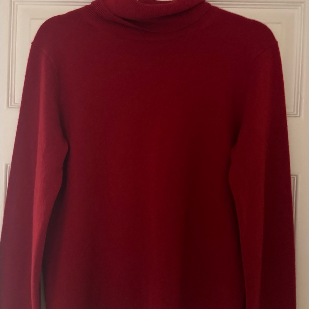 Uniqlo Women's Red Turtleneck Sweater - Picture 7 of 10